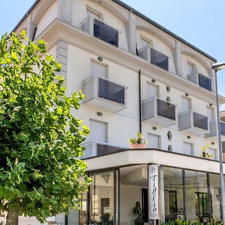 רימיני Hotel Tiglio מראה חיצוני תמונה