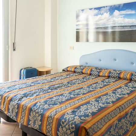 רימיני Hotel Tiglio מראה חיצוני תמונה