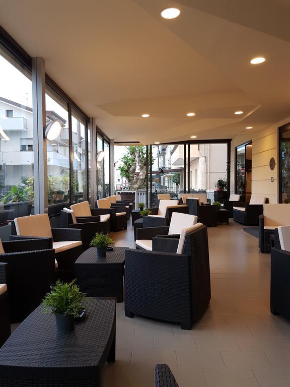 רימיני Hotel Tiglio מראה חיצוני תמונה