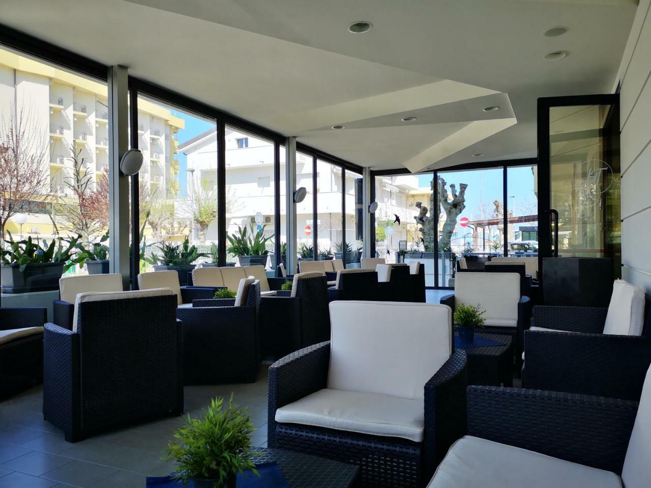 רימיני Hotel Tiglio מראה חיצוני תמונה