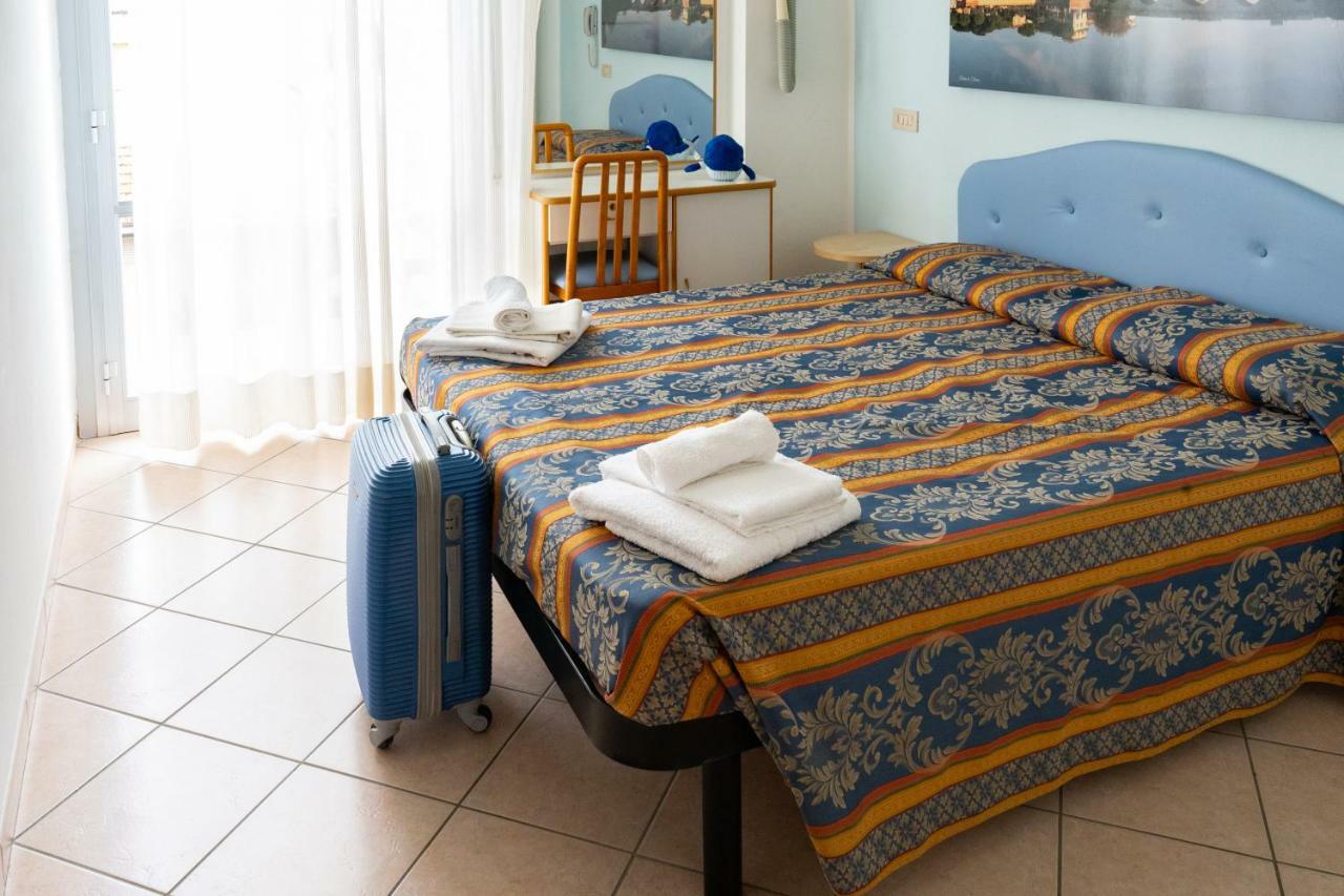רימיני Hotel Tiglio מראה חיצוני תמונה