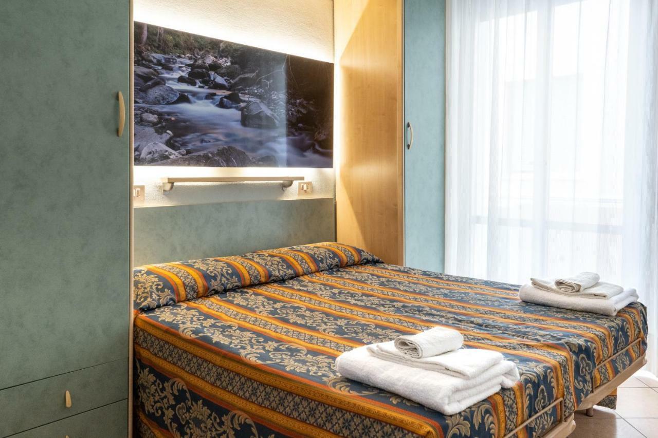 רימיני Hotel Tiglio מראה חיצוני תמונה