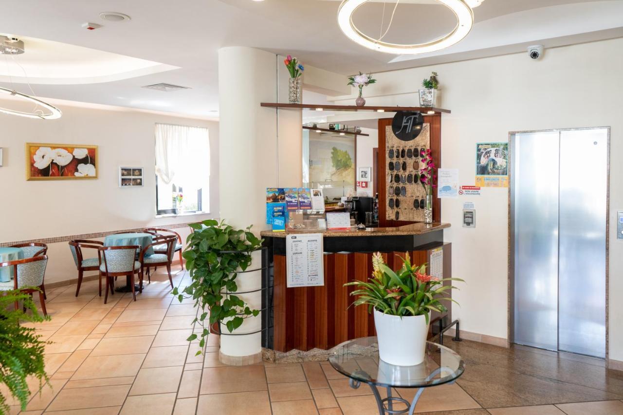 רימיני Hotel Tiglio מראה חיצוני תמונה